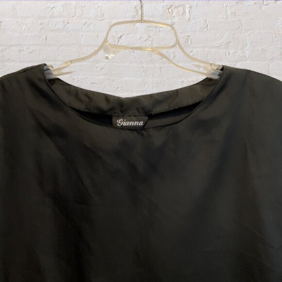 VINTAGE GIANNA -- Black Blouse, Pull Over with Scoop Neck and Cap Sleeves - Picture 11 of 12